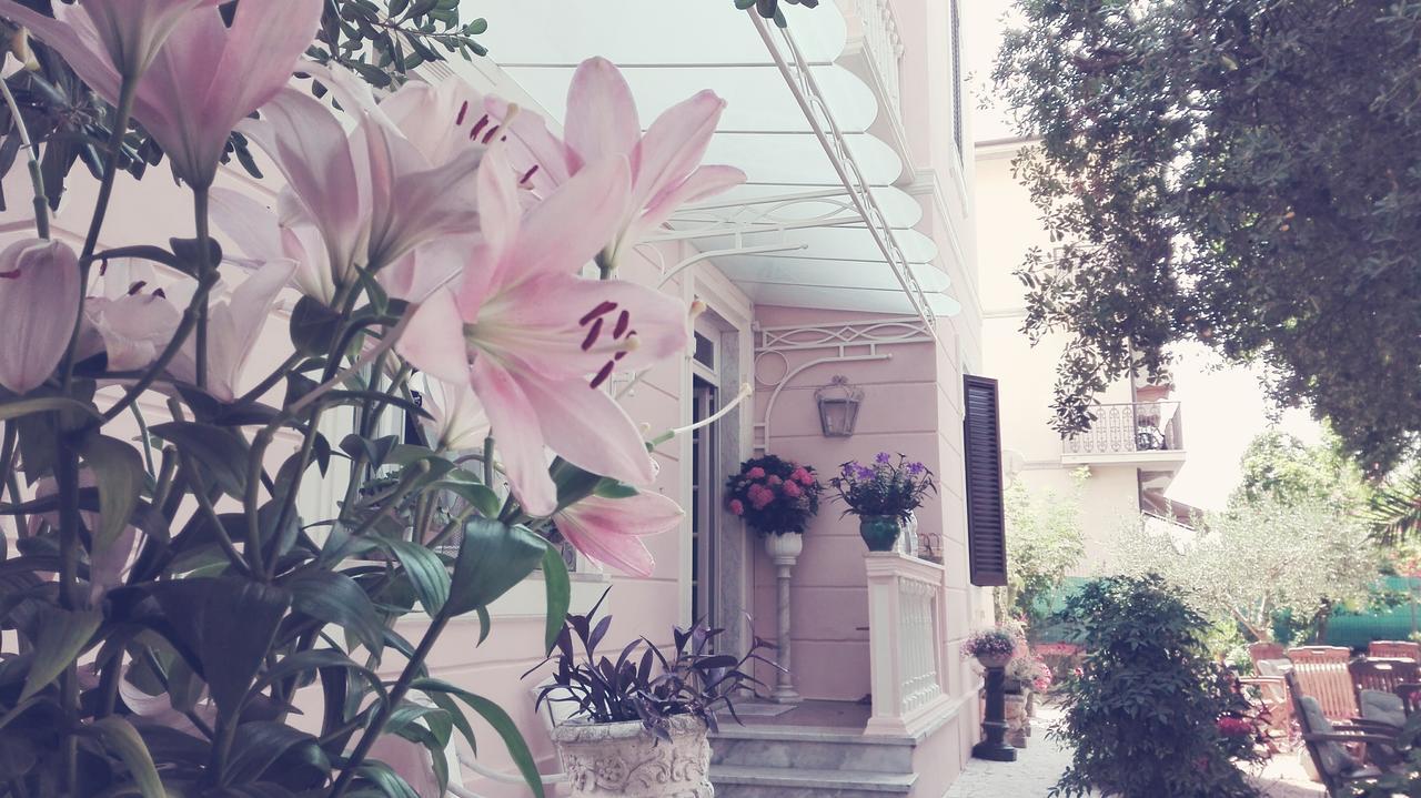 Villa La Fonte มารินา ดิ เปียตราซันตา ภายนอก รูปภาพ