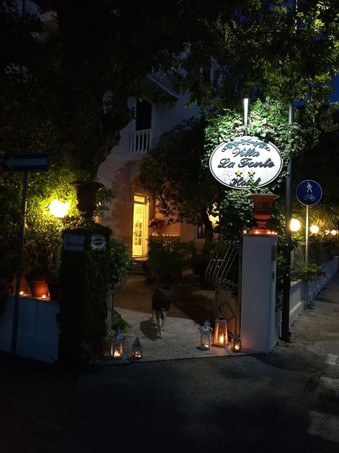 Villa La Fonte มารินา ดิ เปียตราซันตา ภายนอก รูปภาพ