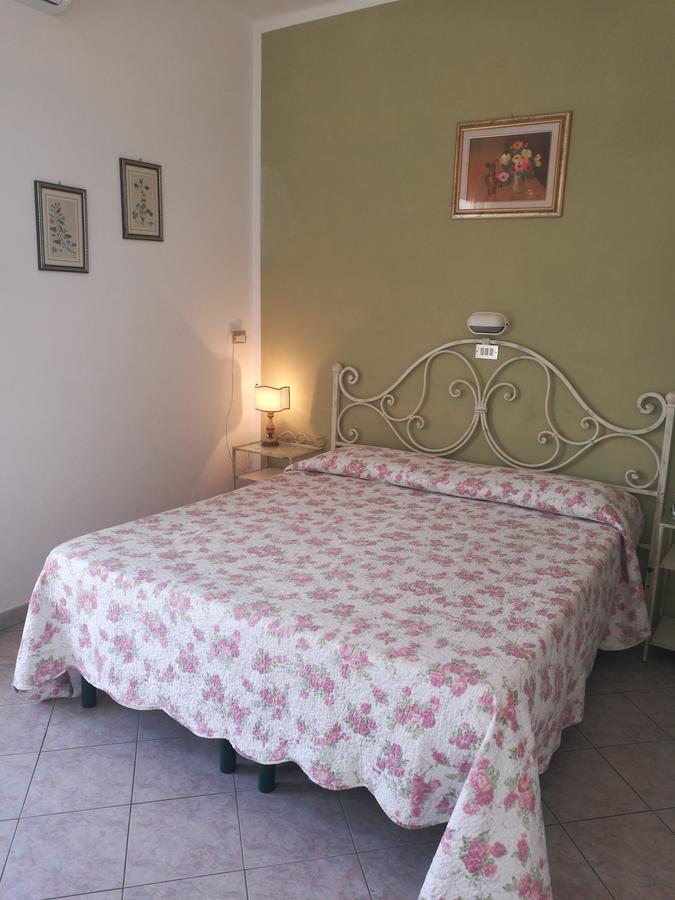 Villa La Fonte มารินา ดิ เปียตราซันตา ภายนอก รูปภาพ